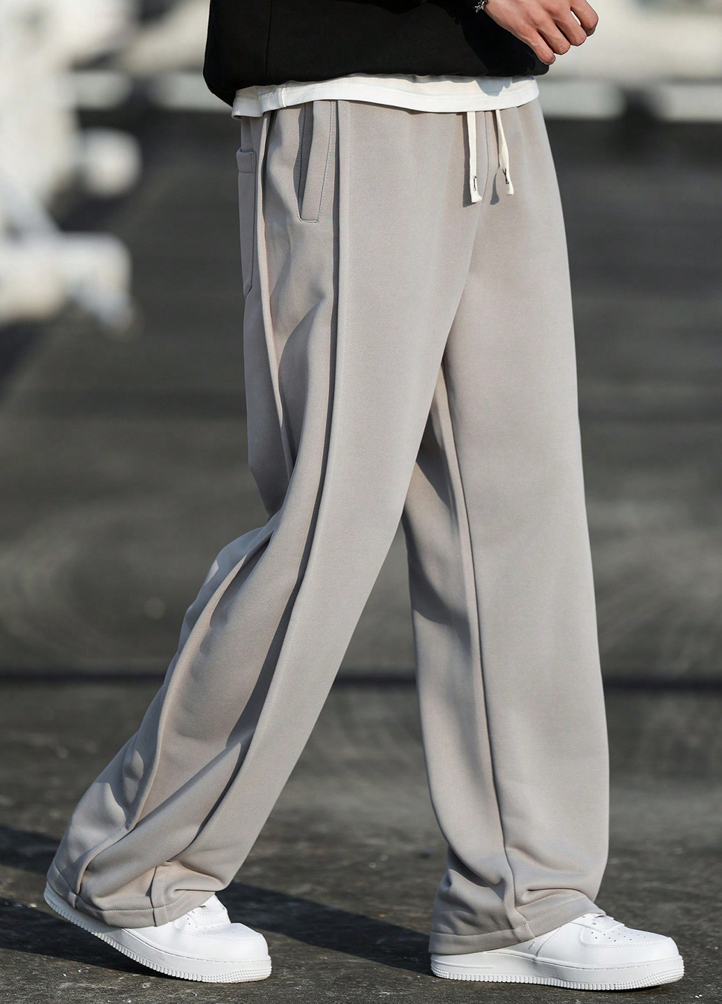 Серые спортивные демисезонные брюки SHEIN