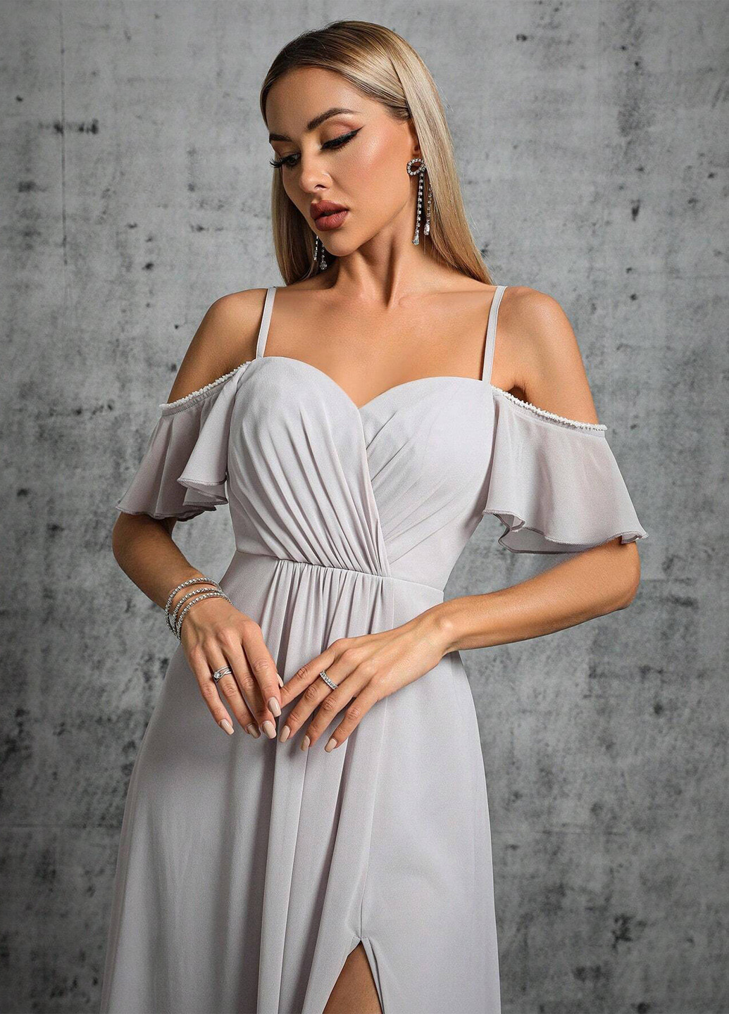 Серое вечернее платье с открытой спиной, с открытыми плечами SHEIN однотонное