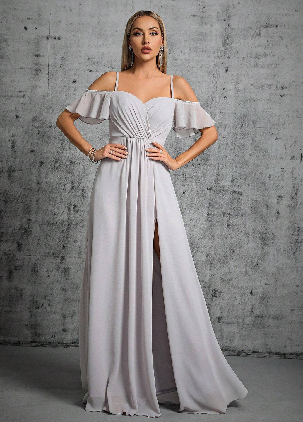 Серое вечернее платье с открытой спиной, с открытыми плечами SHEIN однотонное