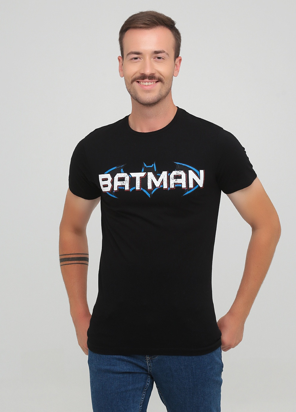 Чорна футболка Universal