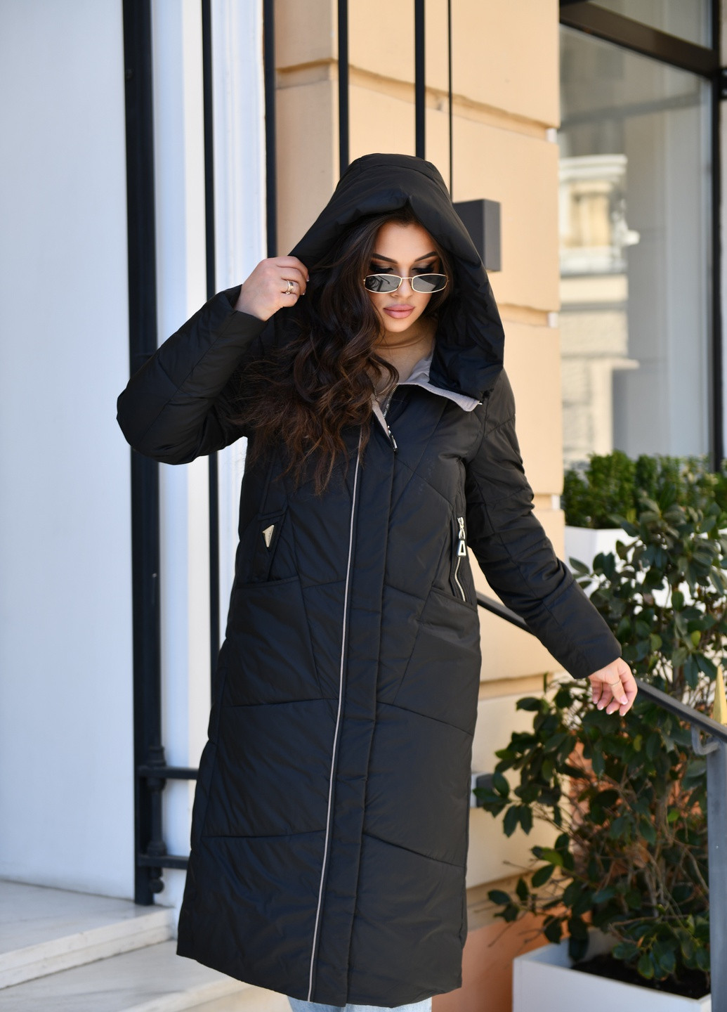 Черное Женское зимнее пальто большие размеры черное 68722 Delfy