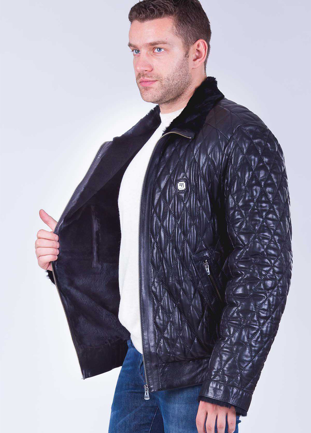 Черная зимняя куртка кожаная (мех ондатры) Fabiani