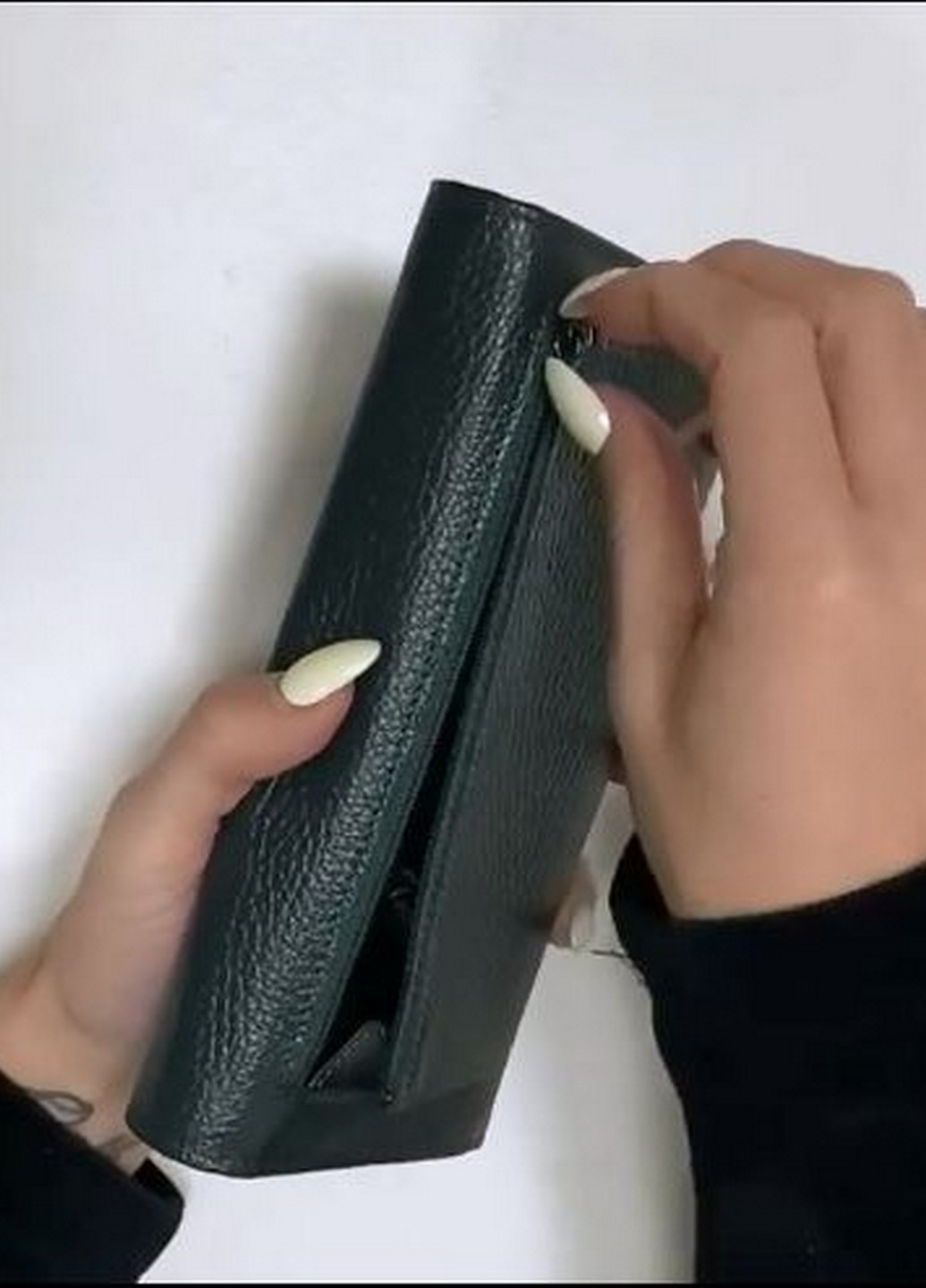 Жіночий гаманець Tony Bellucci однотонний темно-зелений кежуал