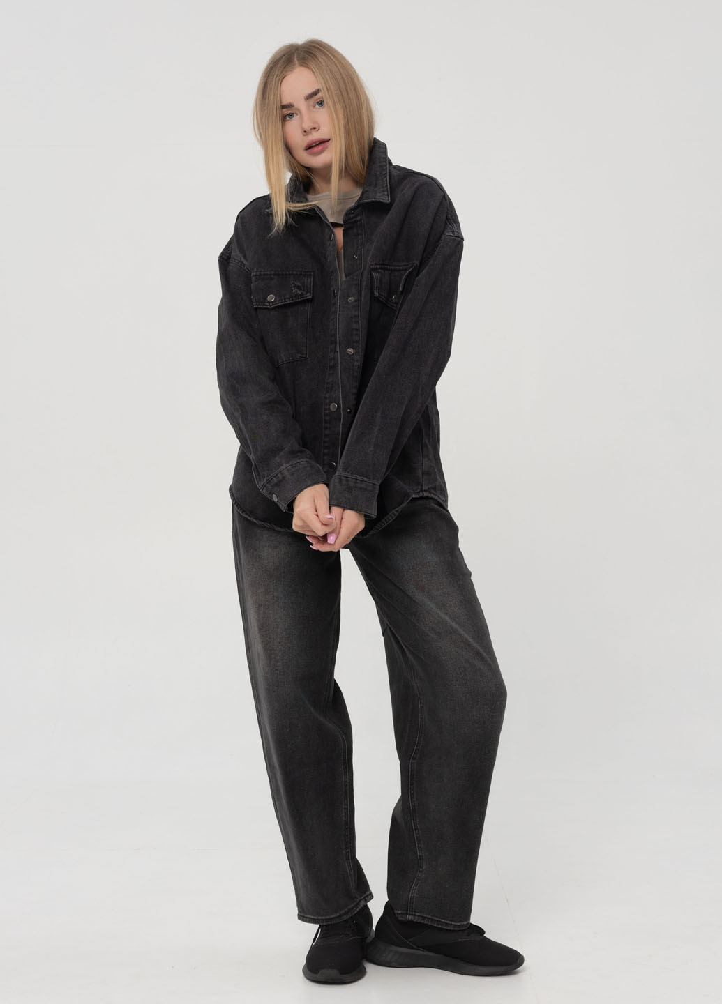 Черная демисезонная куртка Icon