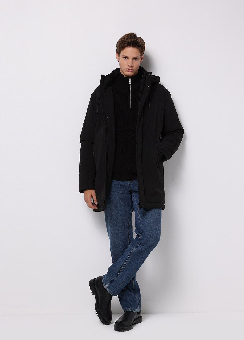 Черная зимняя куртка Colin's