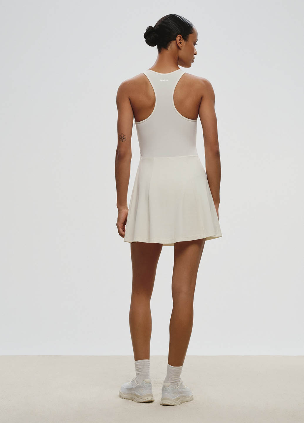 Молочна спортивна сукня сукня-майка NORBA однотонна