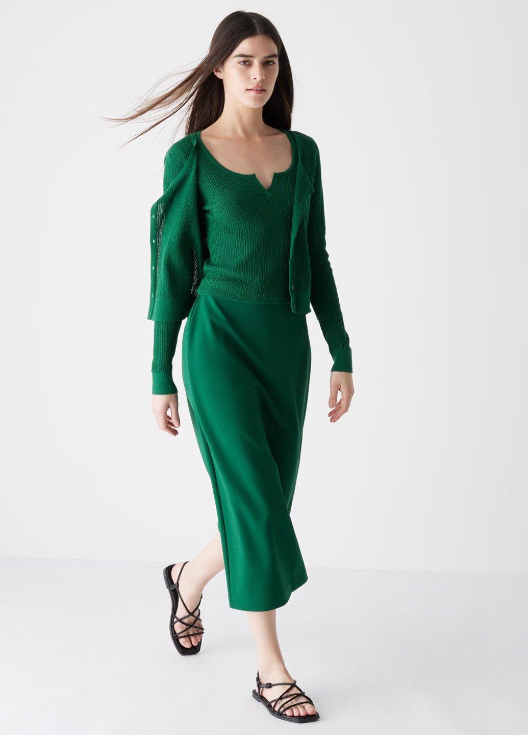 Зеленая кэжуал однотонная юбка Uniqlo а-силуэта (трапеция)