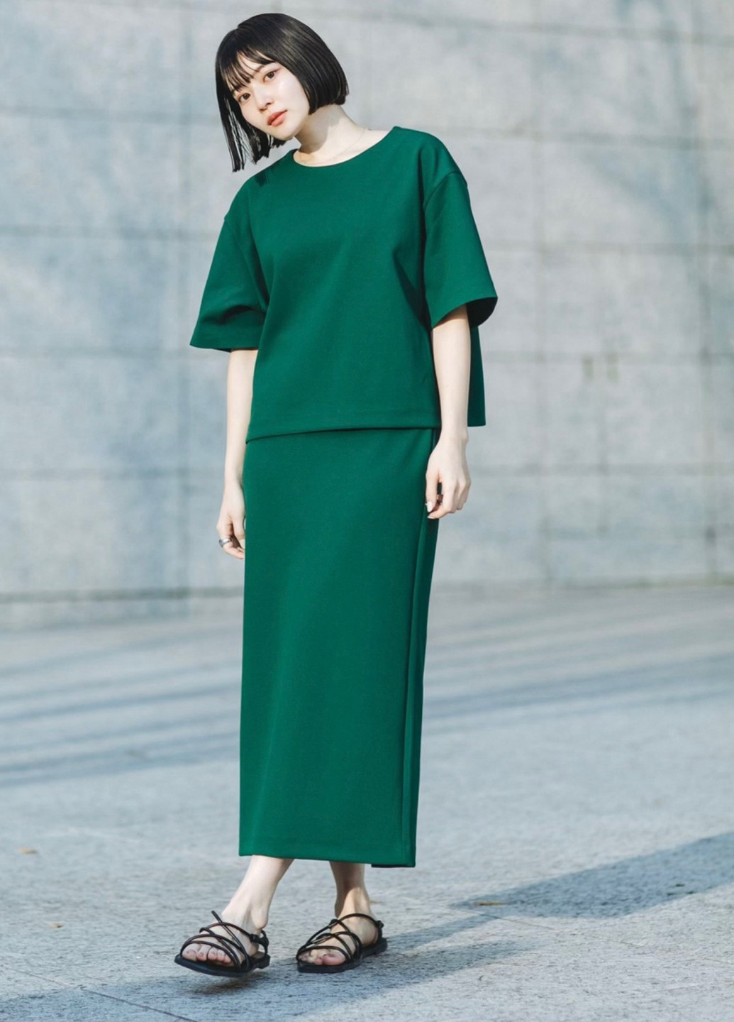 Зеленая кэжуал однотонная юбка Uniqlo а-силуэта (трапеция)