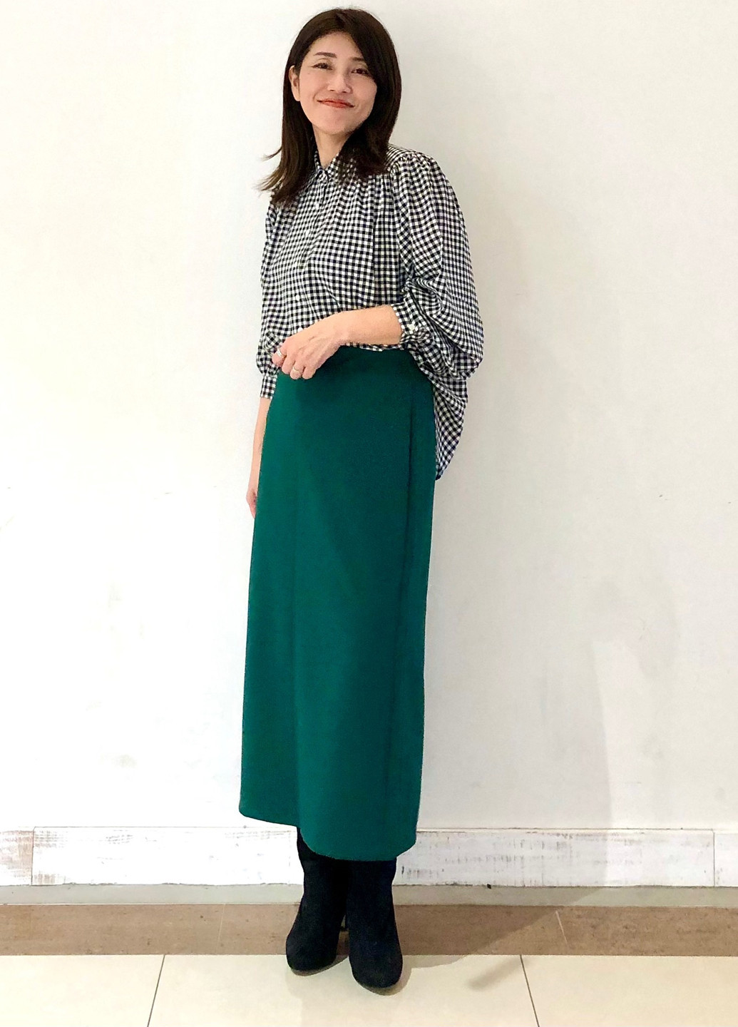 Зеленая кэжуал однотонная юбка Uniqlo а-силуэта (трапеция)