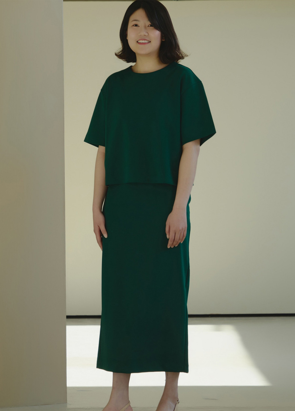 Зеленая кэжуал однотонная юбка Uniqlo а-силуэта (трапеция)