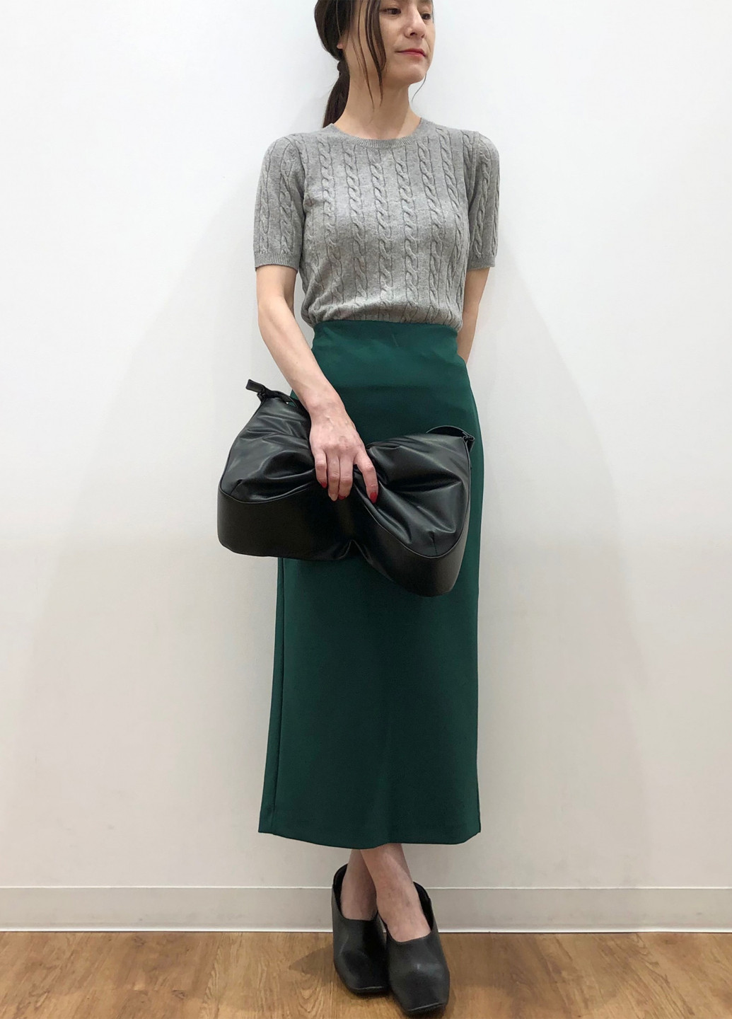 Зеленая кэжуал однотонная юбка Uniqlo а-силуэта (трапеция)