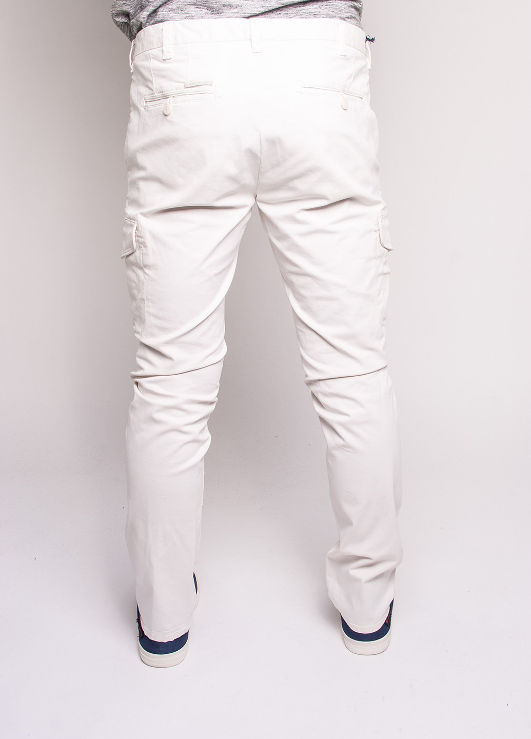 Белые кэжуал демисезонные зауженные брюки Gas