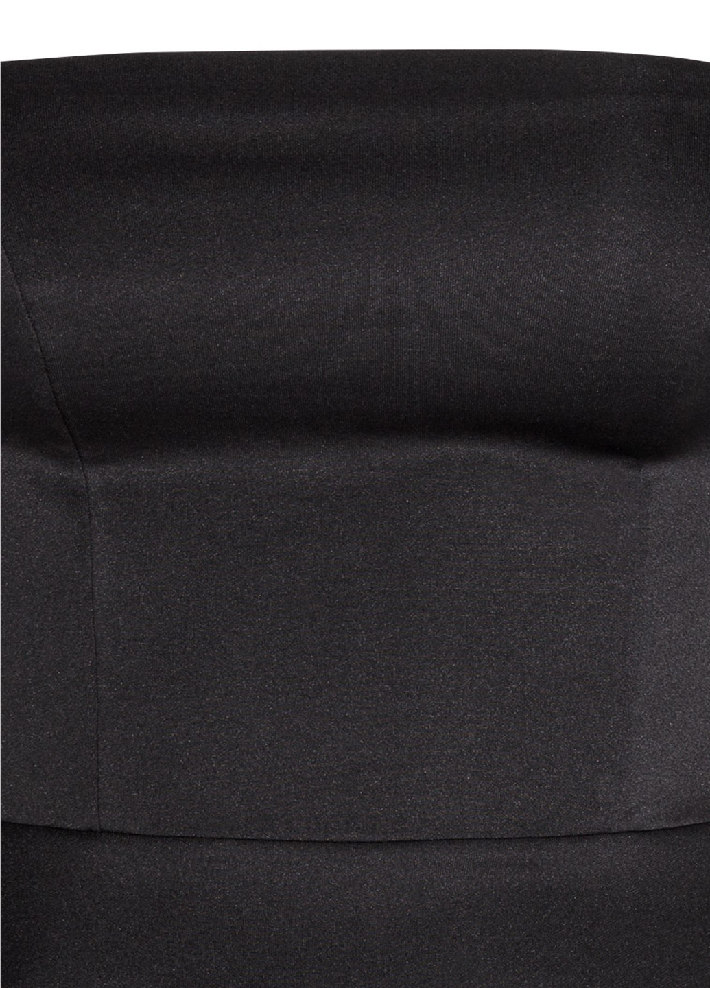 Черное коктейльное платье с открытыми плечами, клеш, бандо H&M однотонное