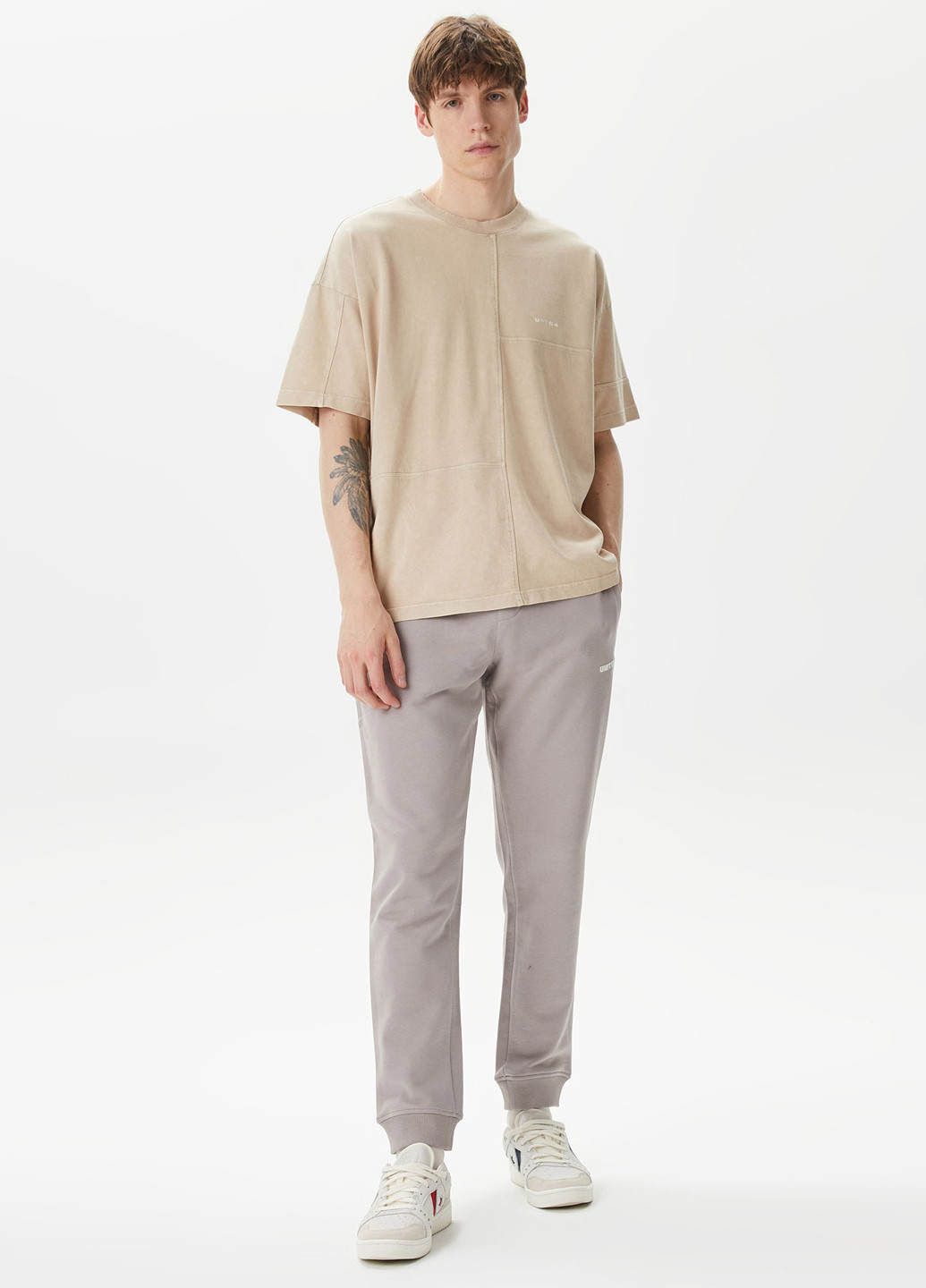 Серые спортивные демисезонные джоггеры брюки UNITED4