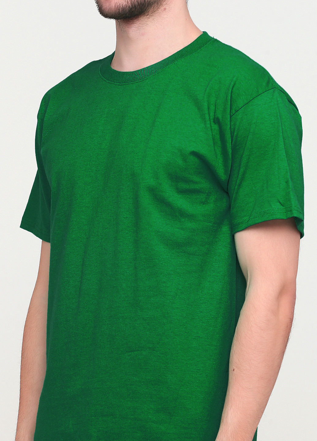 Зеленая летняя футболка Hanes