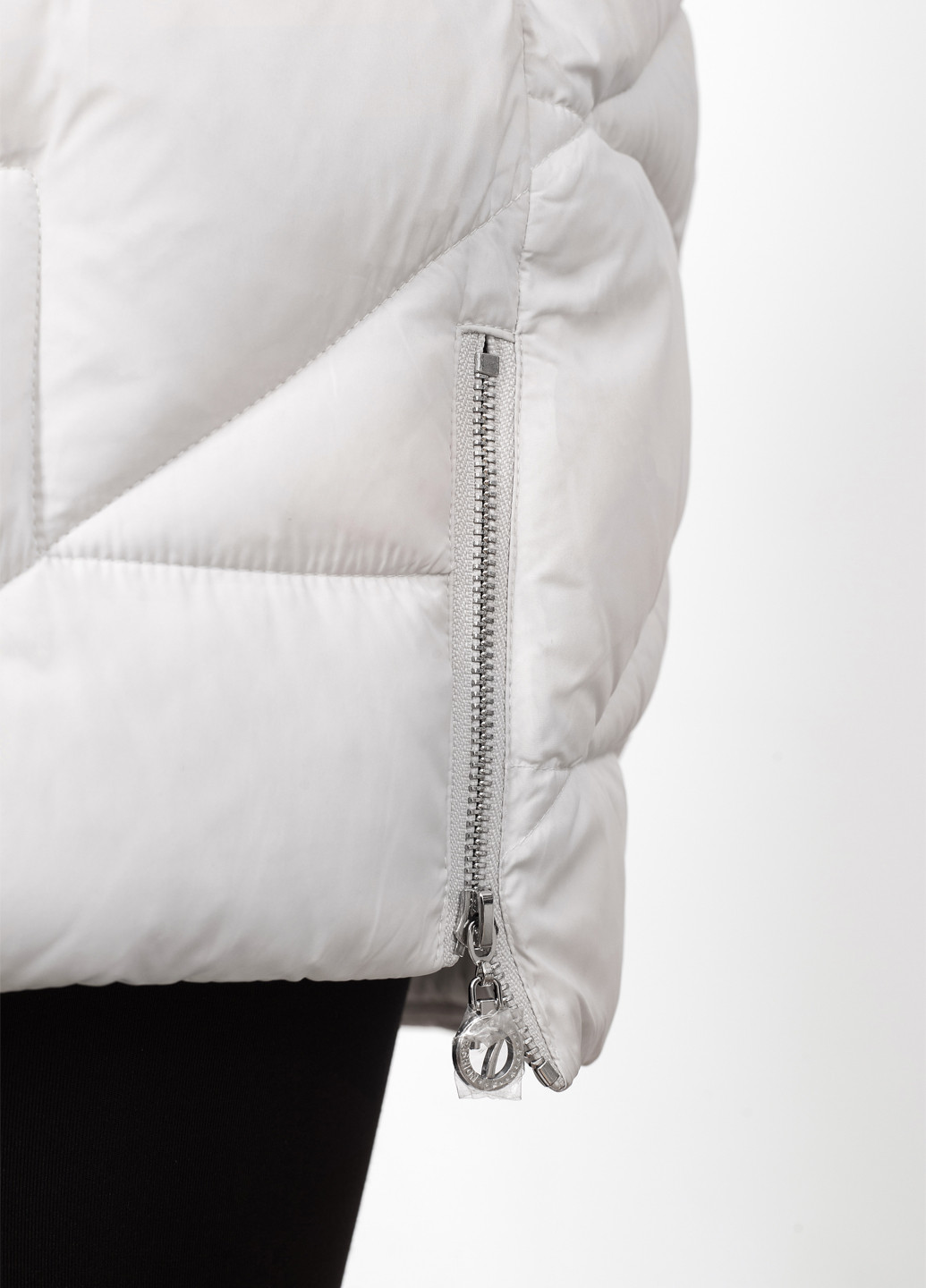 Молочна зимня куртка Visdeer