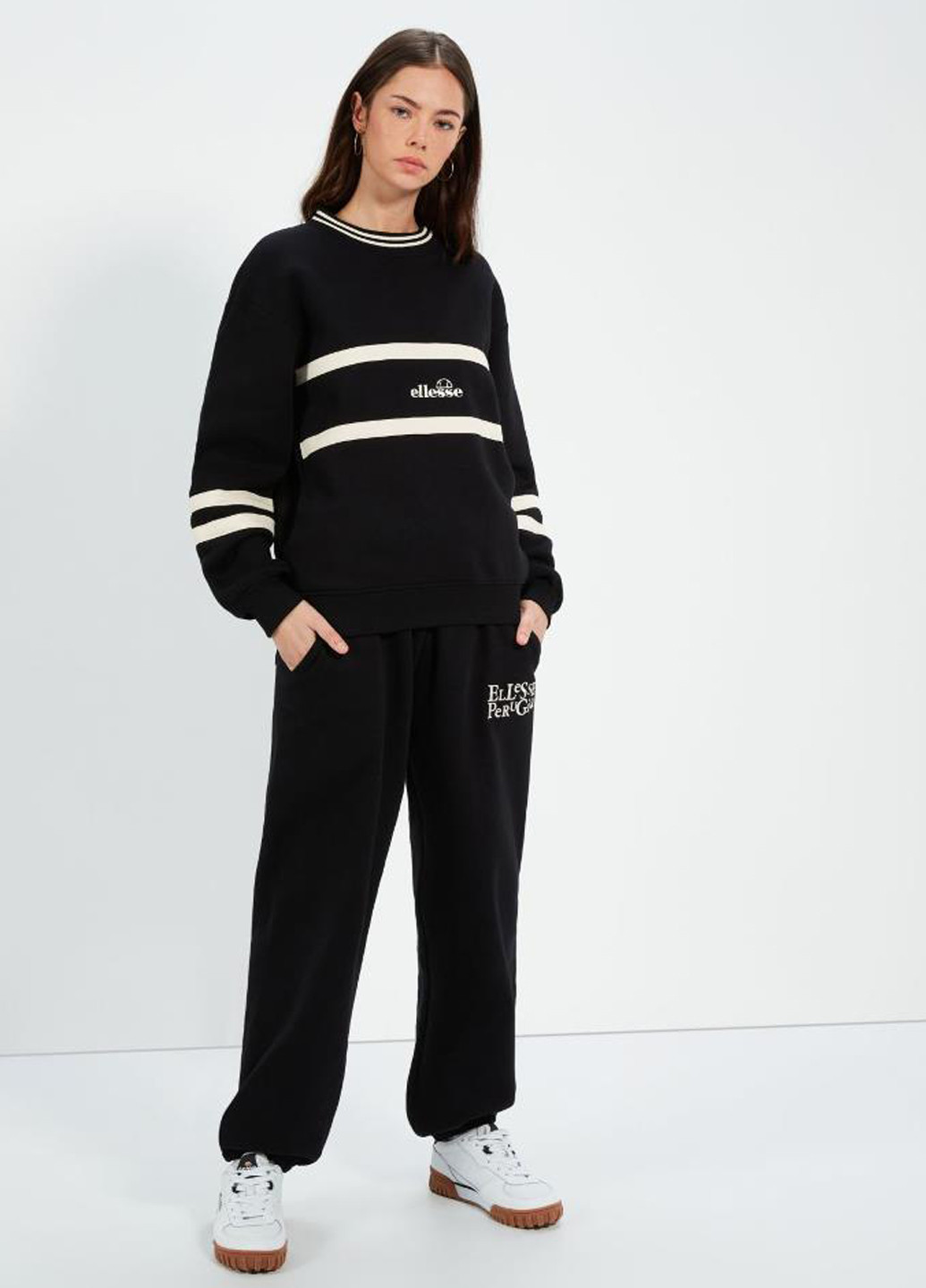 Чорний світшот sgt19161-011 Ellesse однотонний вишивка (318277774)