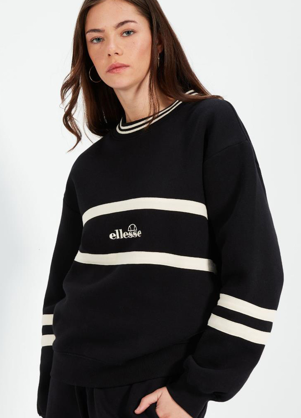 Чорний світшот sgt19161-011 Ellesse однотонний вишивка (318277774)