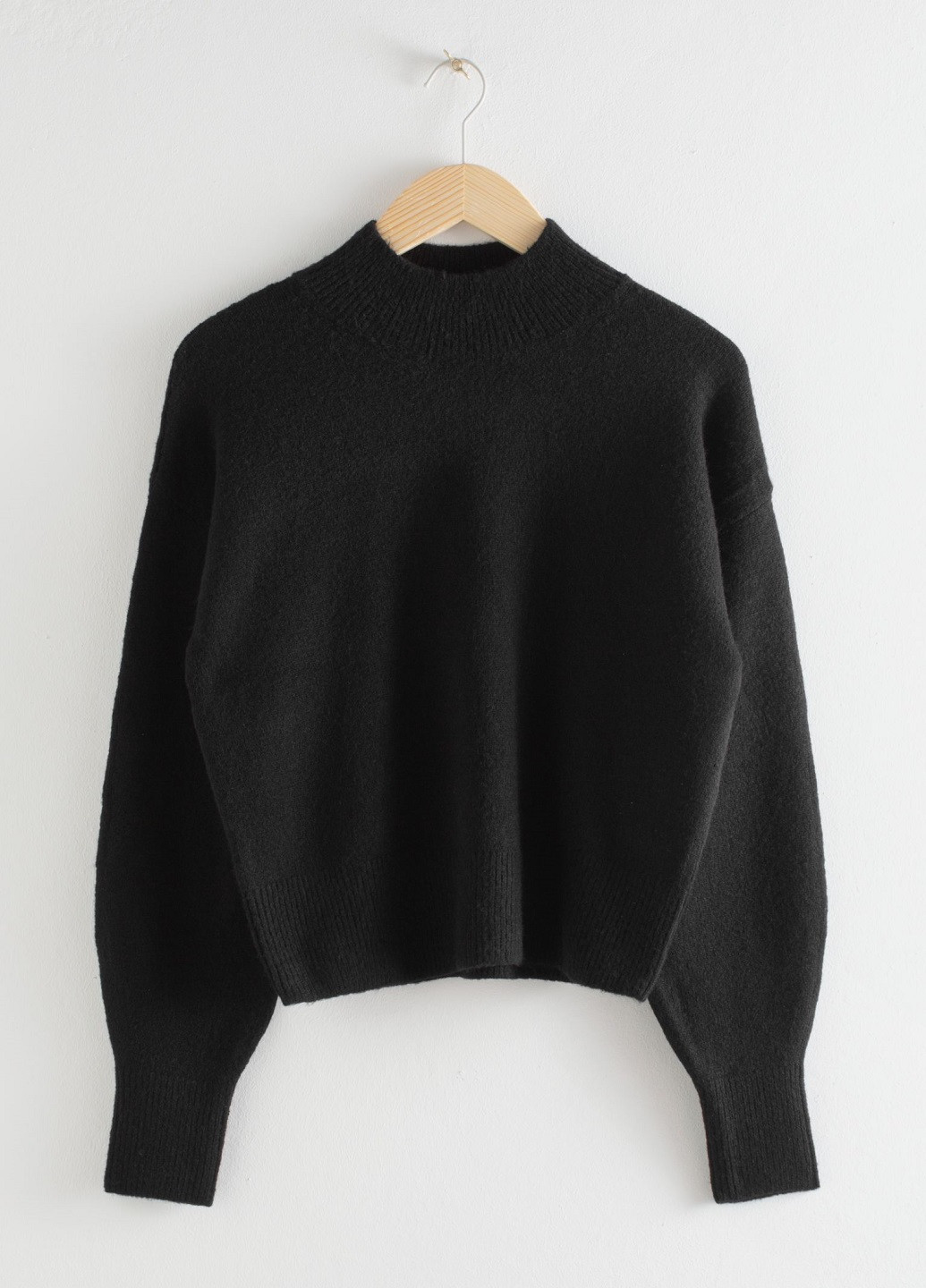 Чорний демісезонний светр з високим коміром H&M