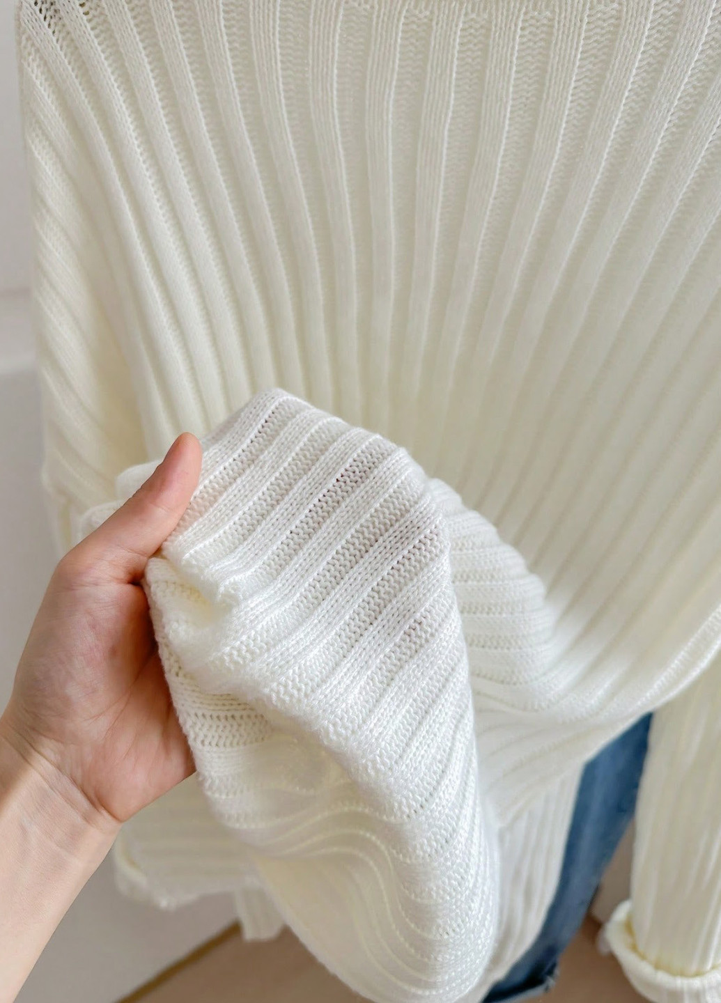 Білий демісезонний светр SHEIN