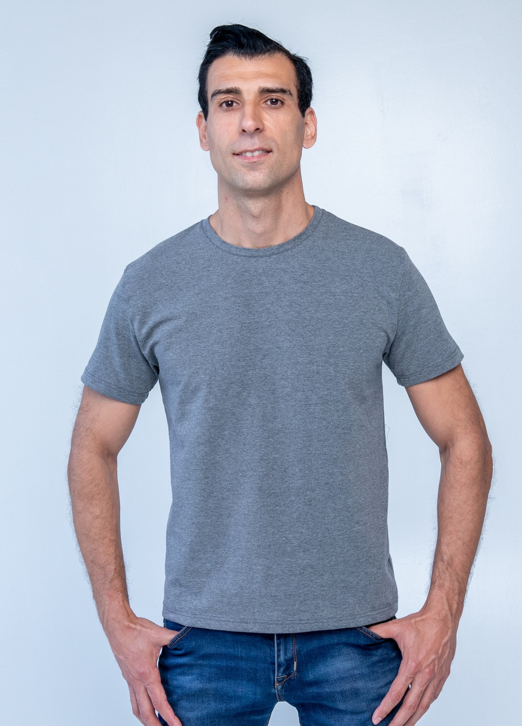 Темно-сіра футболка базова чоловіча з коротким рукавом TvoePolo