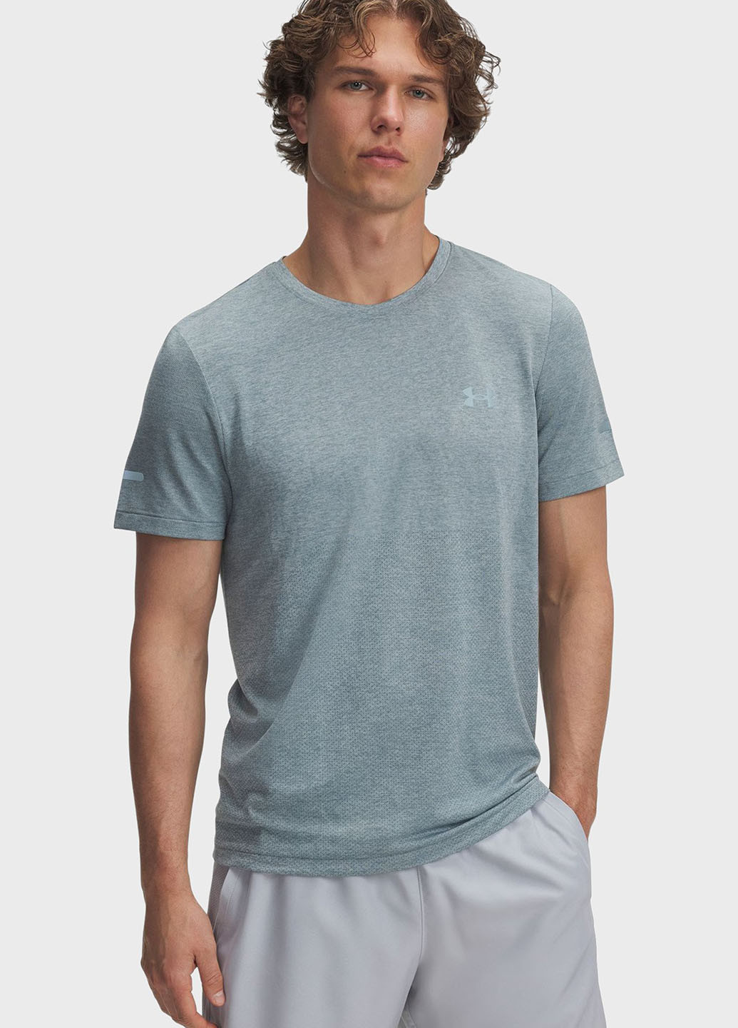 Сіра футболка Under Armour