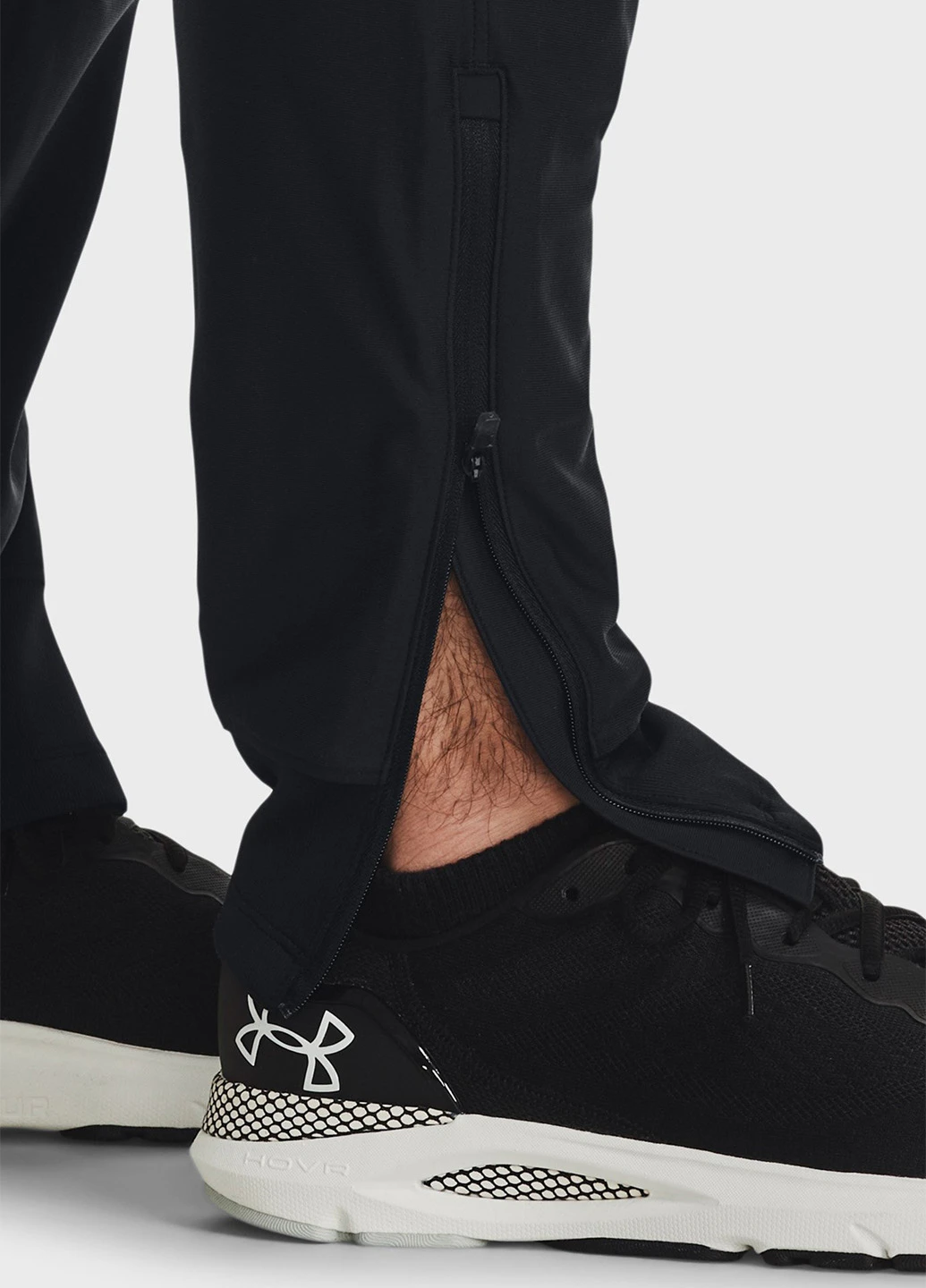 Черные спортивные демисезонные джоггеры брюки Under Armour