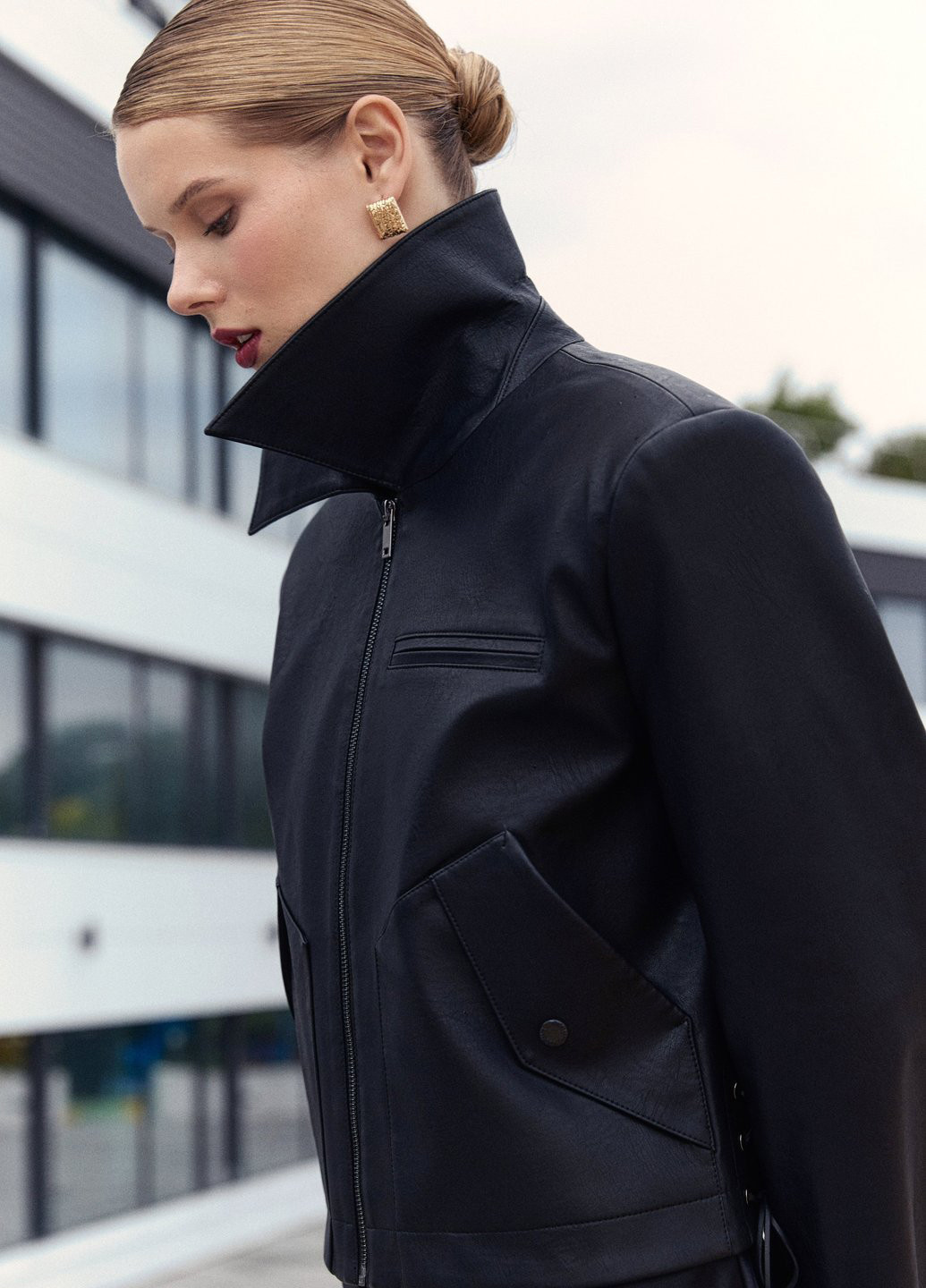 Чорна демісезонна куртка куртка-піджак Gepur