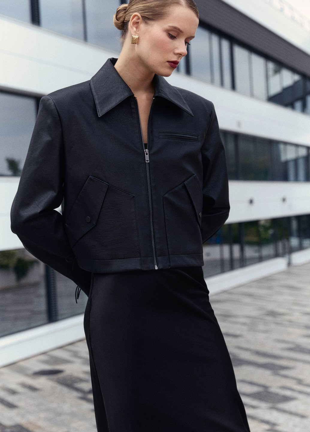 Чорна демісезонна куртка куртка-піджак Gepur