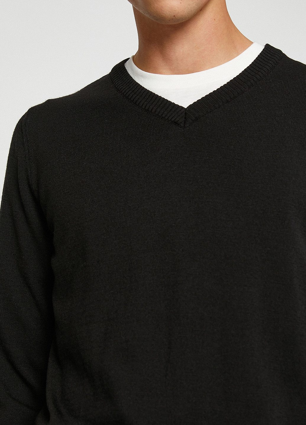 Черный демисезонный свитер пуловер KOTON