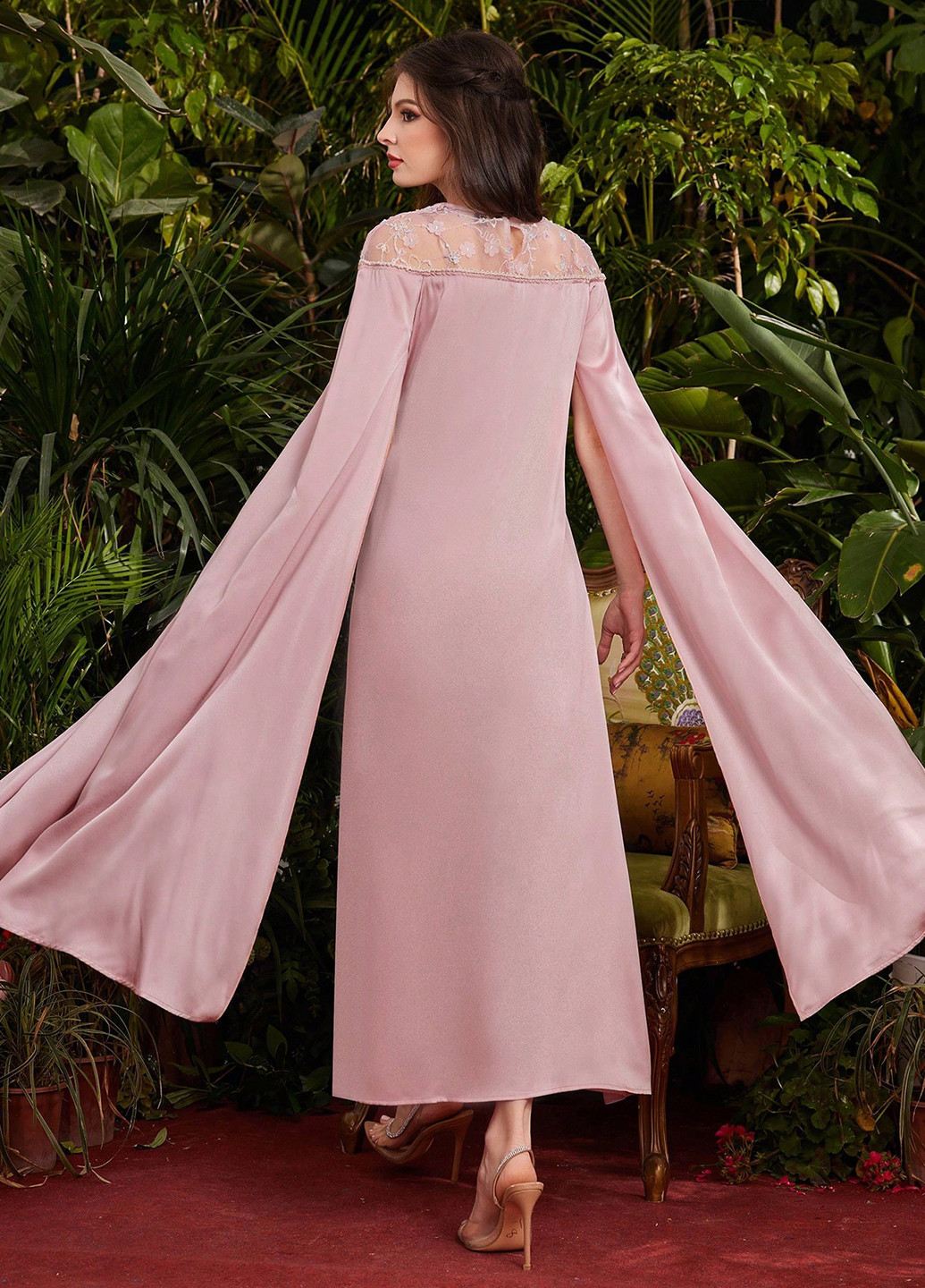 Светло-розовое вечернее платье платье-кейп SHEIN однотонное