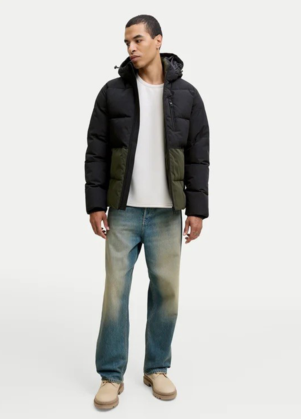 Темно-зелена демісезонна куртка Jack & Jones