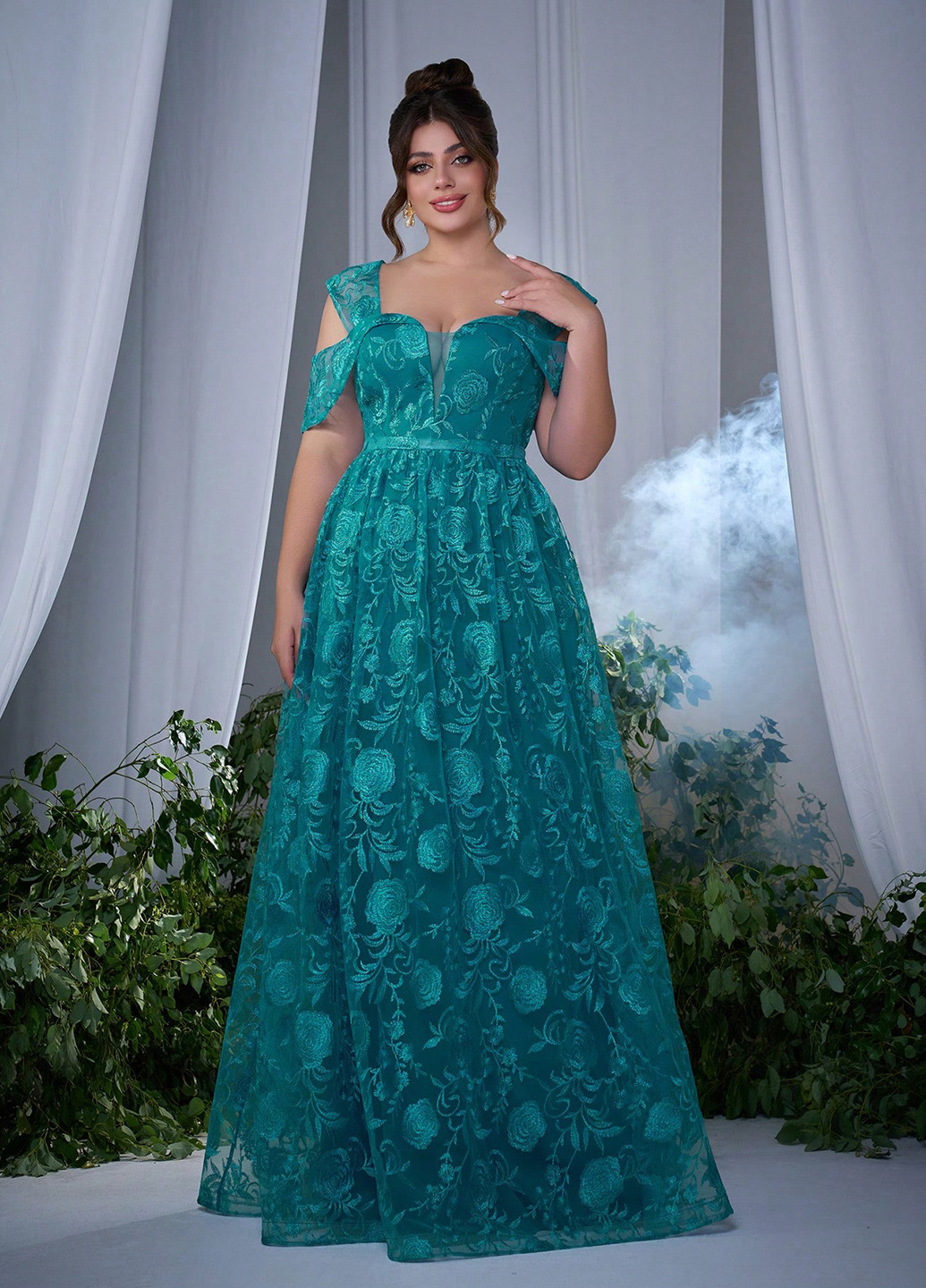 Смарагдова вечірня сукня з пишною спідницею SHEIN однотонна