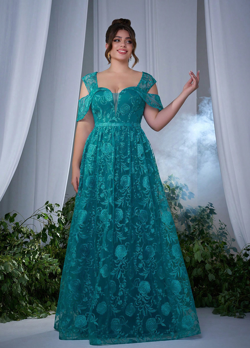 Смарагдова вечірня сукня з пишною спідницею SHEIN однотонна