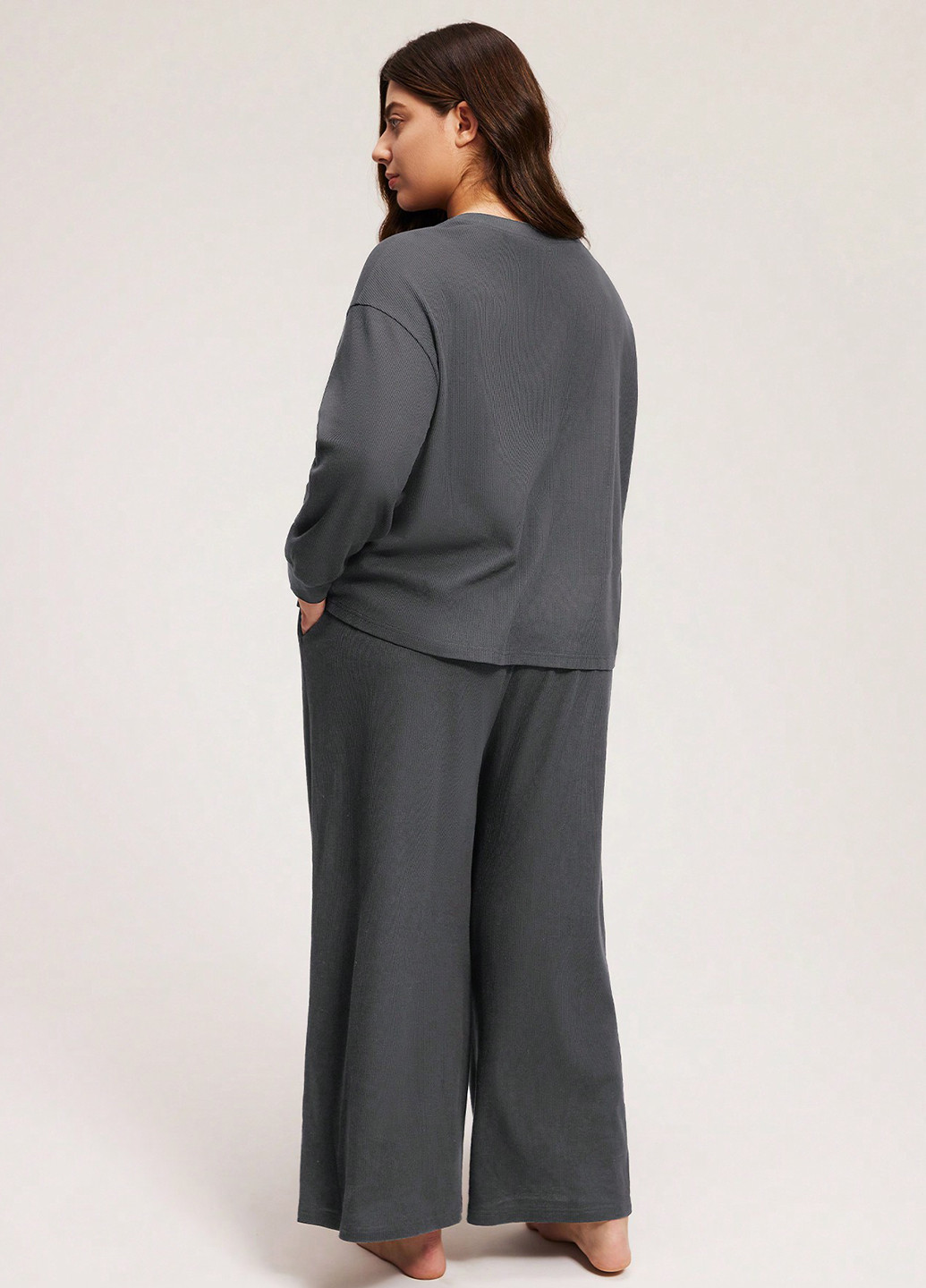 Темно-серая всесезон пижама (логслив, брюки) лонгслив + брюки SHEIN