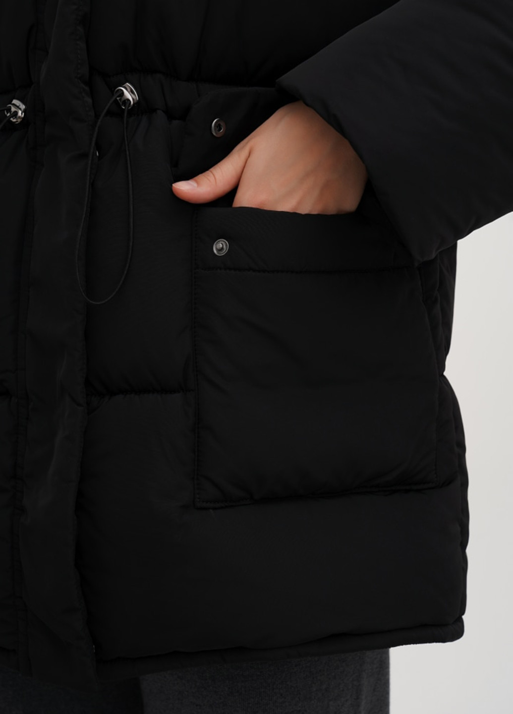 Чорний зимній Пуховик ESSME