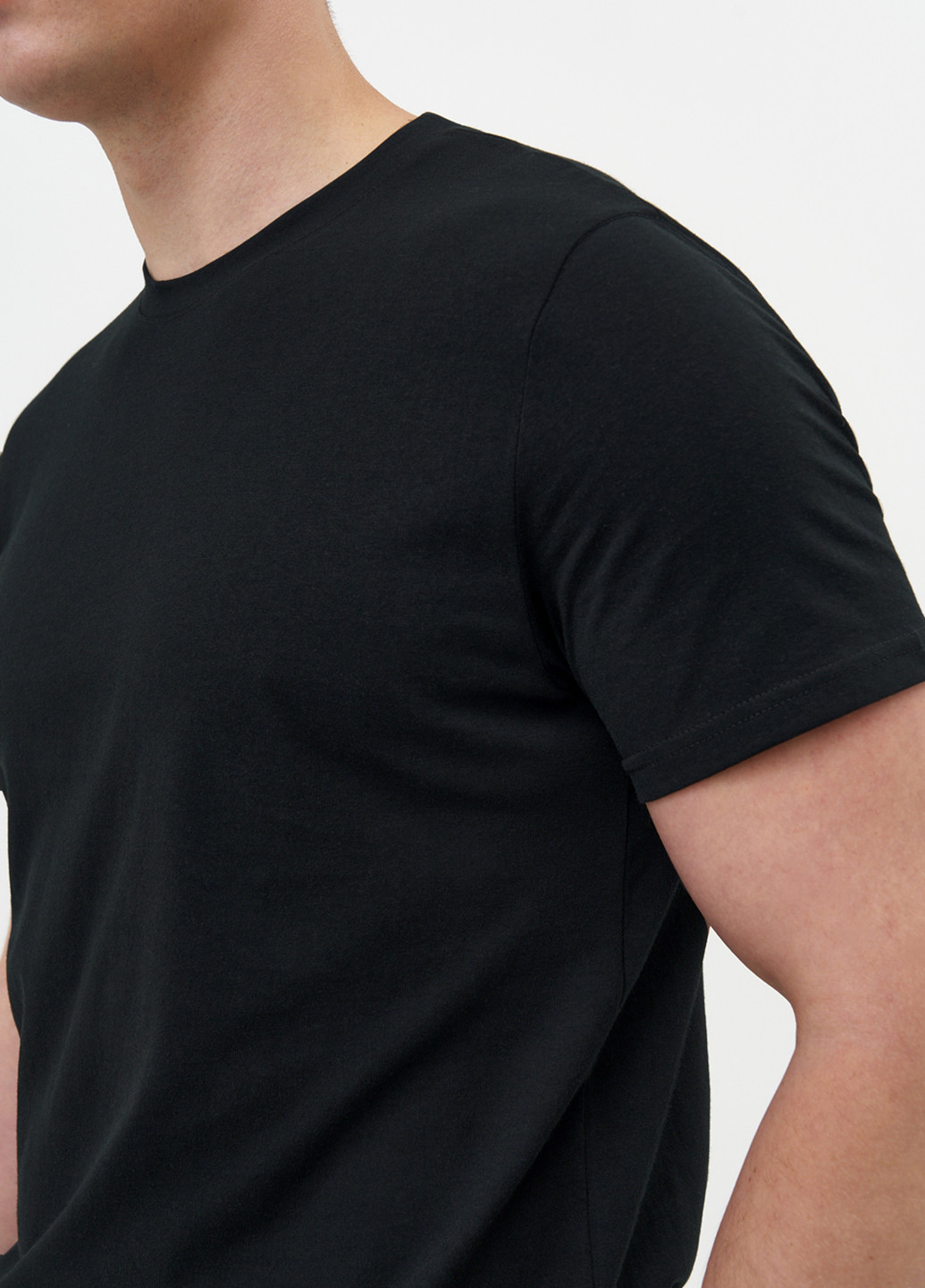 Черная летняя футболка мужская базовая KASTA design
