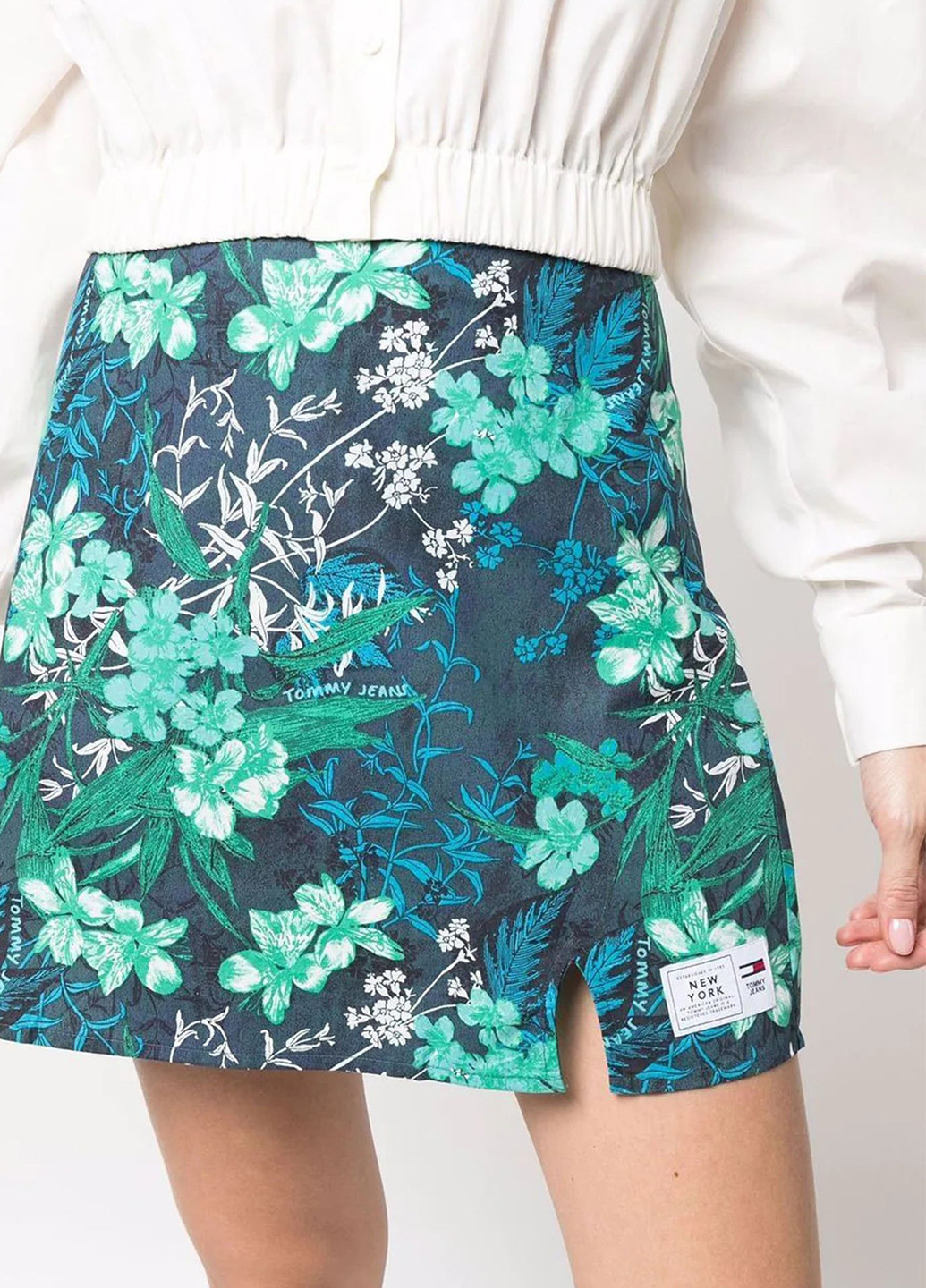 Темно-синяя кэжуал цветочной расцветки юбка Tommy Jeans а-силуэта (трапеция)