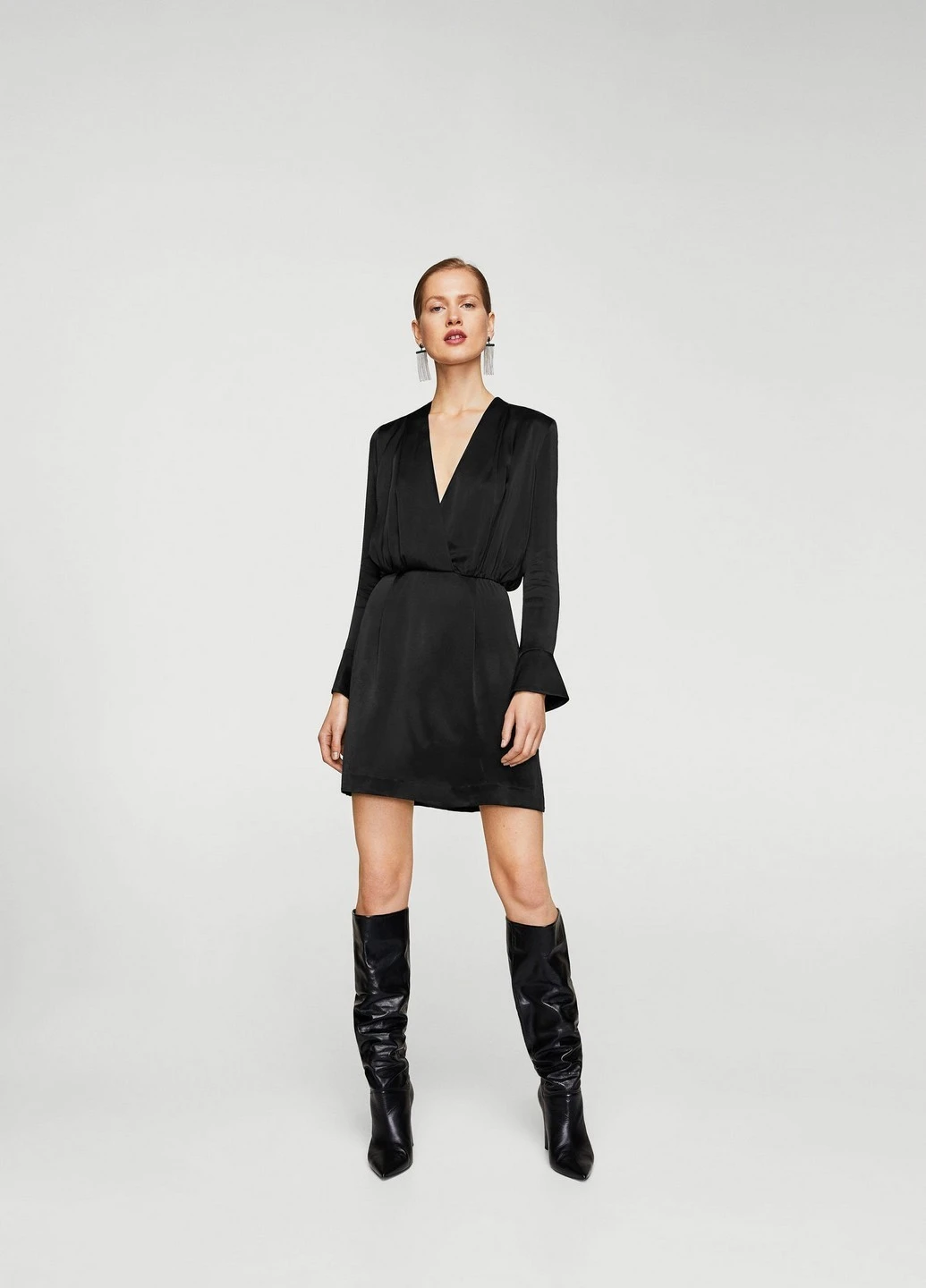Черное деловое платье Mango однотонное