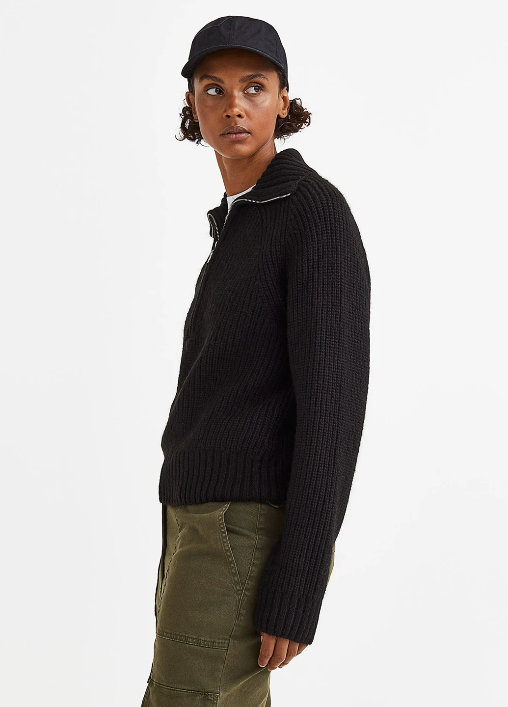 Чорний зимовий светр H&M