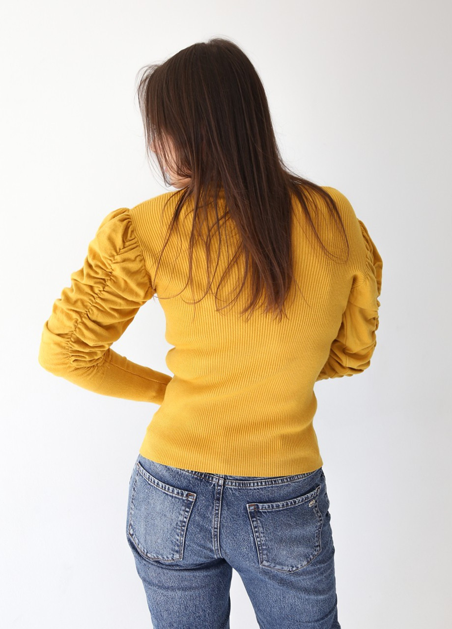 Жовтий демісезонний светр жіночий жовтий приталений з воланами на рукавах JEANSclub Приталенный