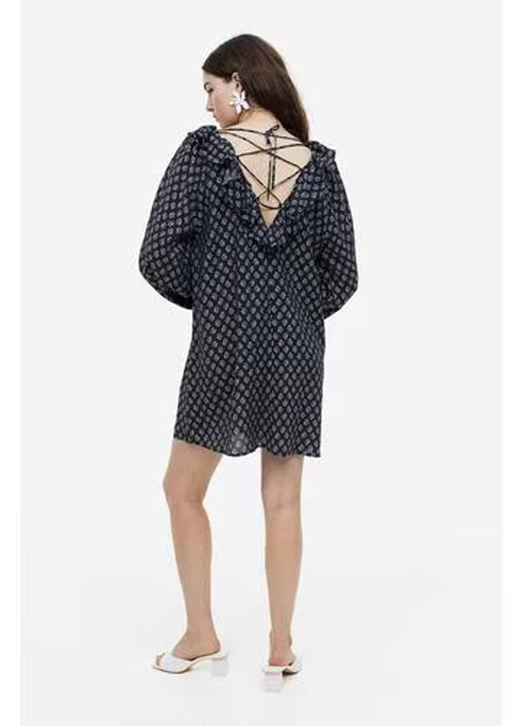 Чорна кежуал сукня з відкритою спиною H&M з квітковим принтом