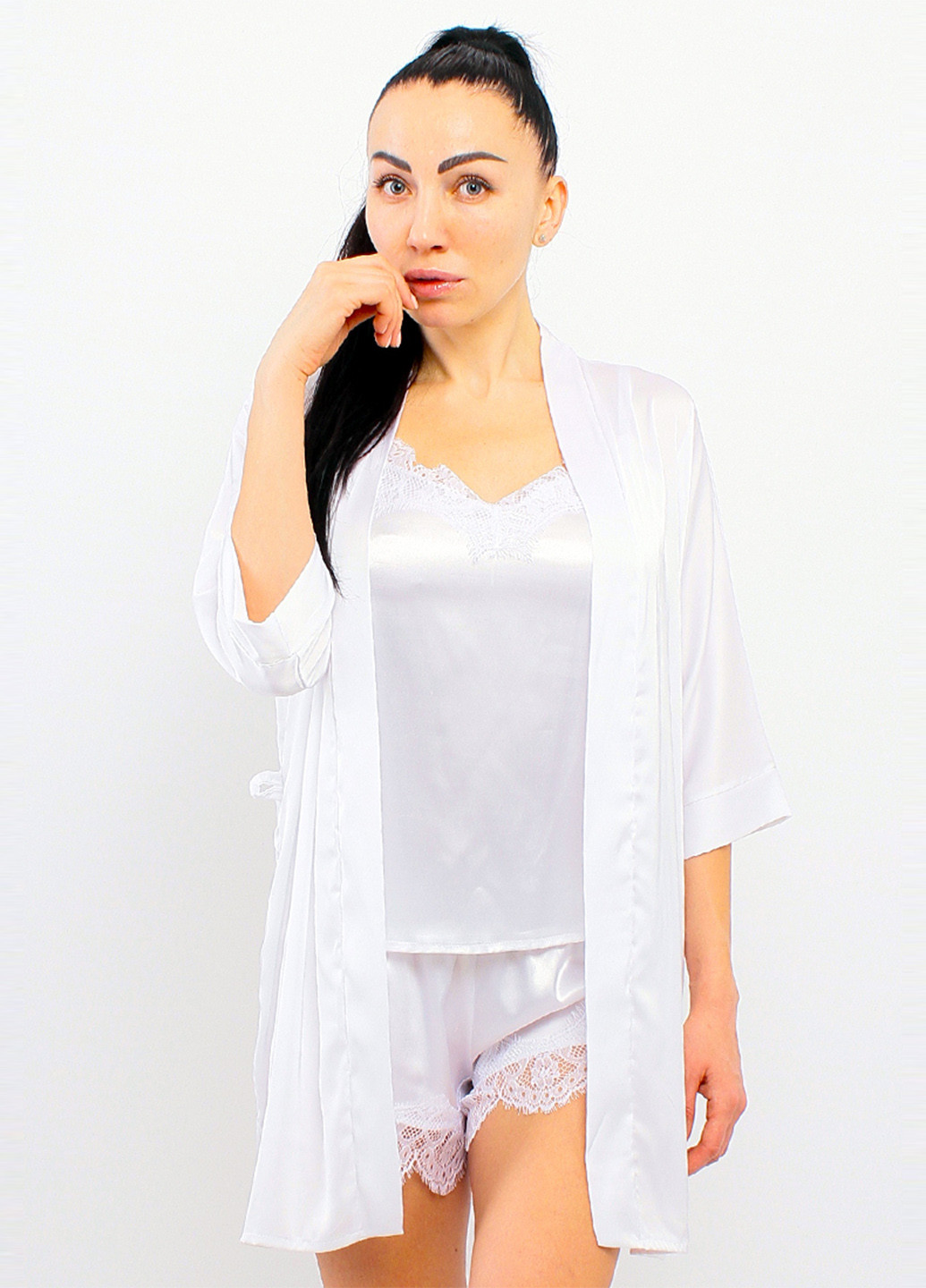 Белый демисезонный комплект (халат, топ, шорты) Ghazel