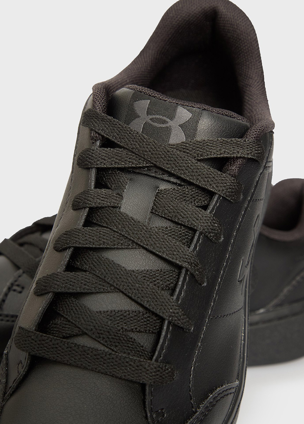 Черные кеды Under Armour