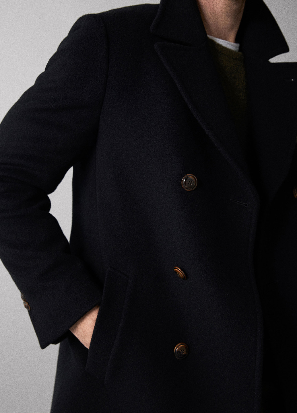 Черное демисезонное Пальто двубортное Massimo Dutti