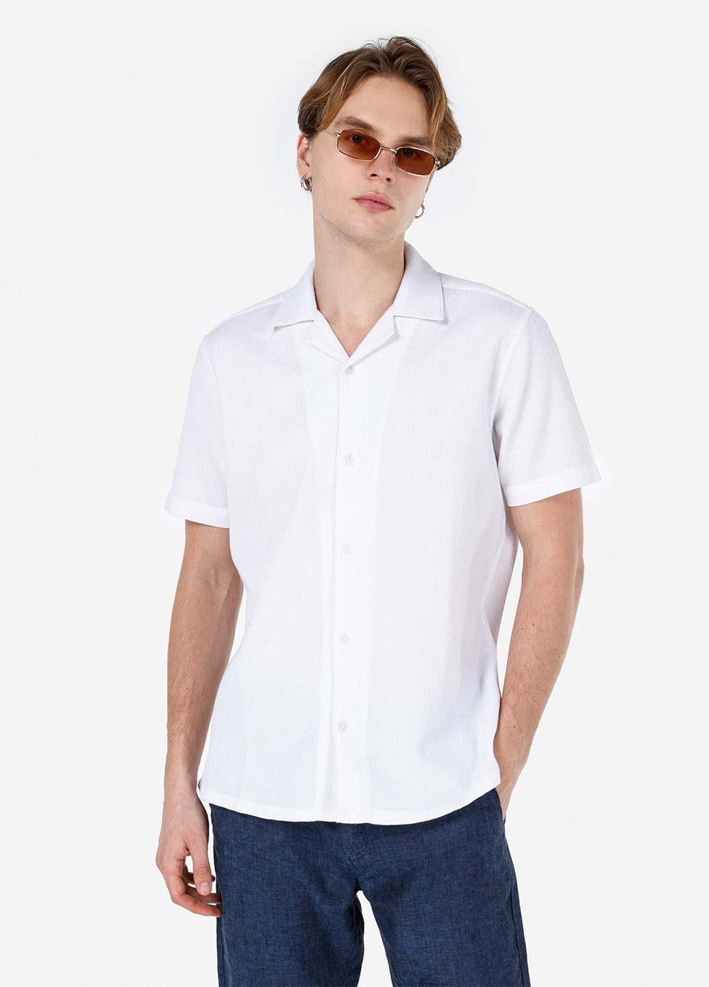 Белая кэжуал рубашка однотонная Colin's