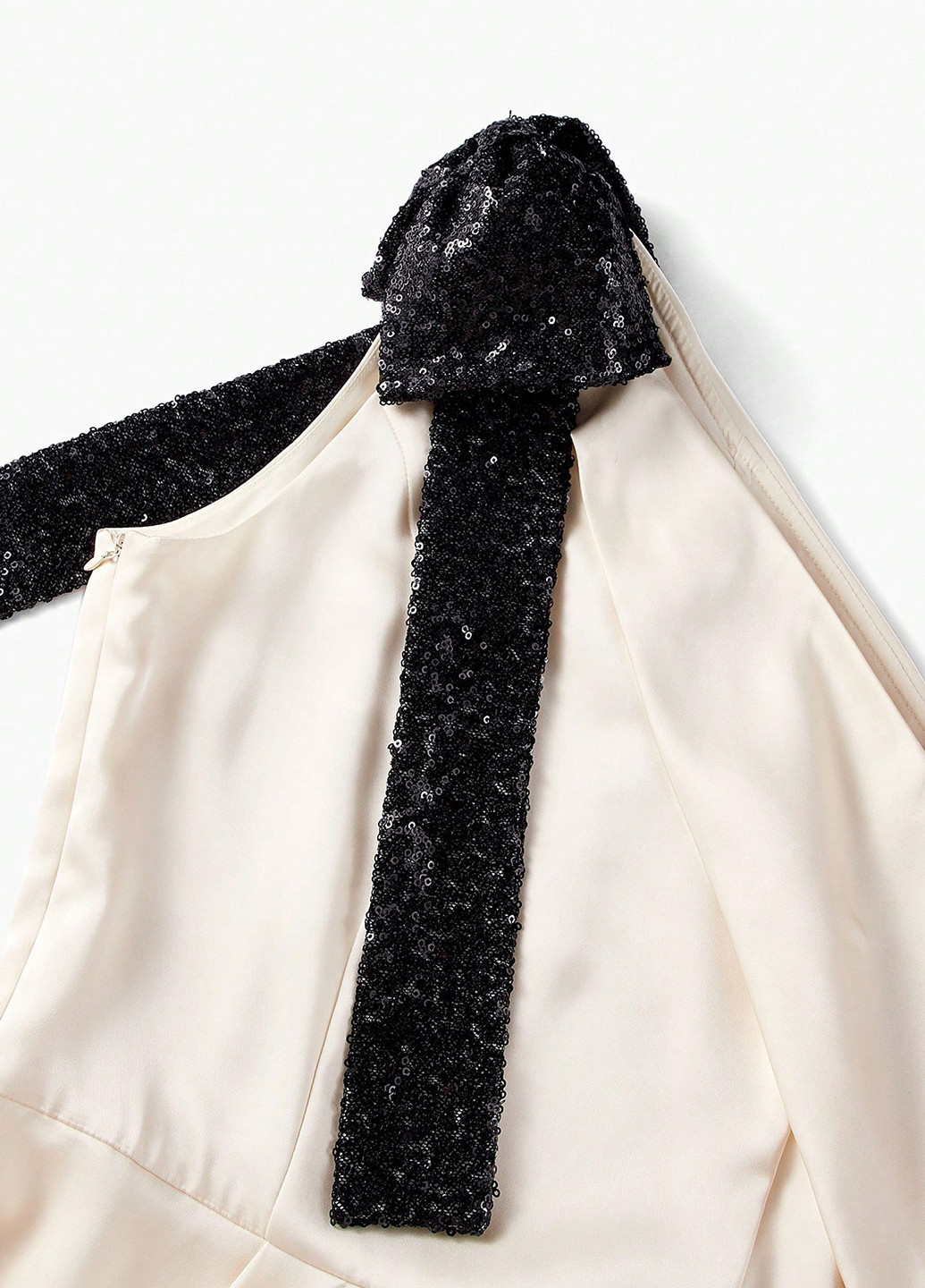 Світло-бежева вечірня, коктейльна сукня на одне плече SHEIN однотонна