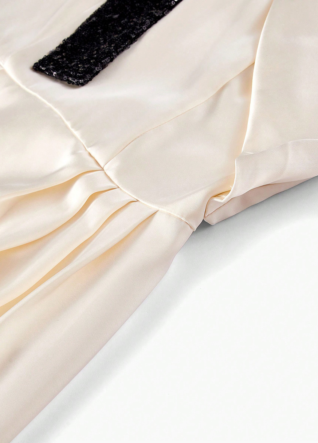 Світло-бежева вечірня, коктейльна сукня на одне плече SHEIN однотонна