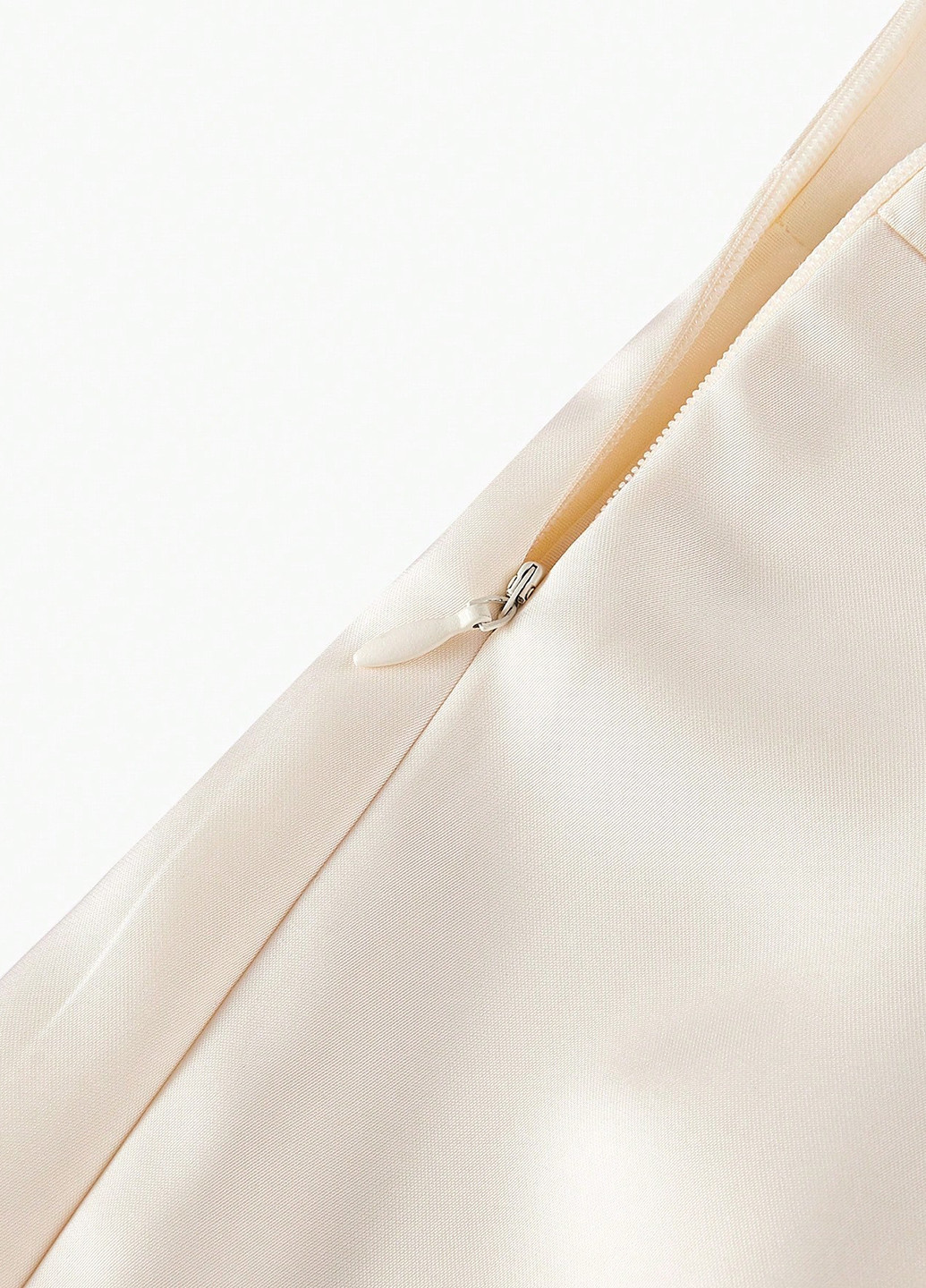 Світло-бежева вечірня, коктейльна сукня на одне плече SHEIN однотонна