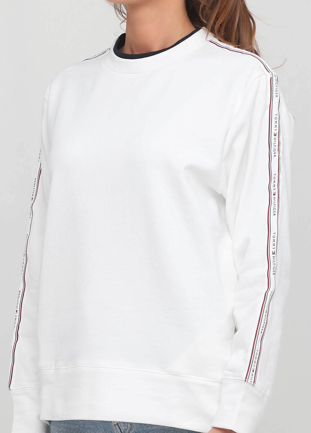 Світшот Tommy Hilfiger - Прямий крій логотип білий кежуал трикотаж, бавовна - (250450719)